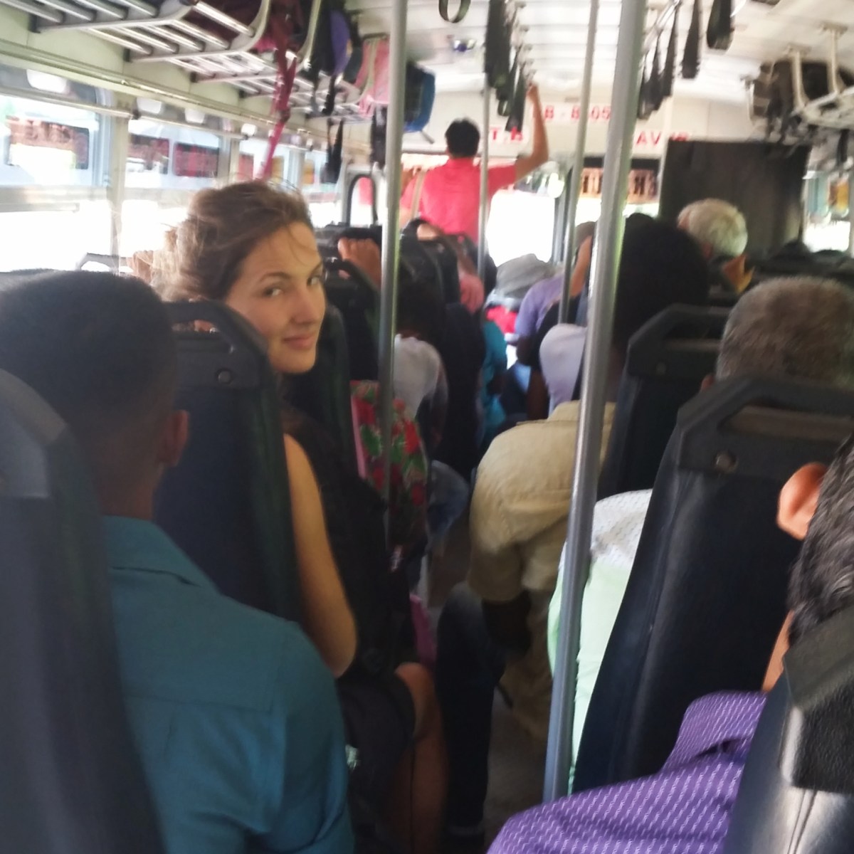 A night in Sri Lankan “baila” bus